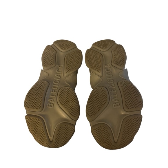 Balenciaga Triple S Sneakers in Metallic Silver - Picture 7 of 8